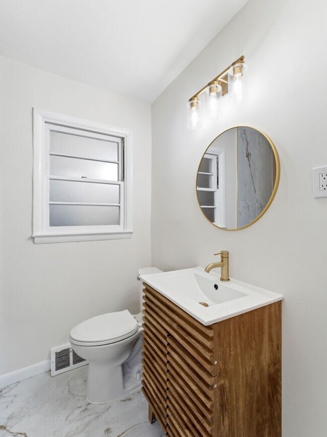 Building Photo - Charming Renovated 4-Bedroom Rental with Spacious Backyard & Bonus Basement Space in Somerdale