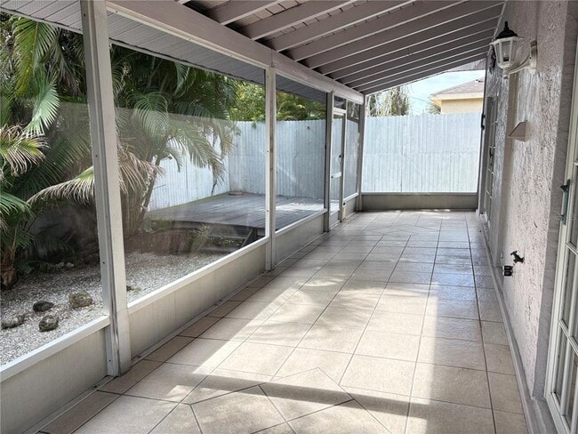 Building Photo - 2338 Tami Sola St