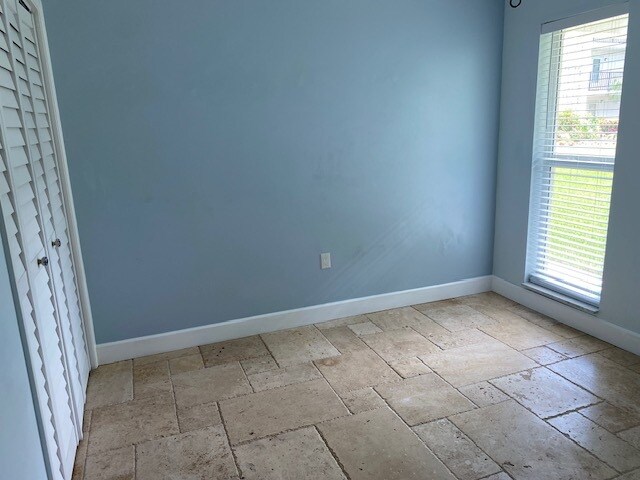 Building Photo - 53 High Point Cir W