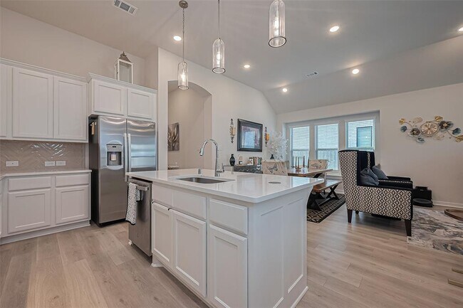 Building Photo - 4910 Tan Briar Dr