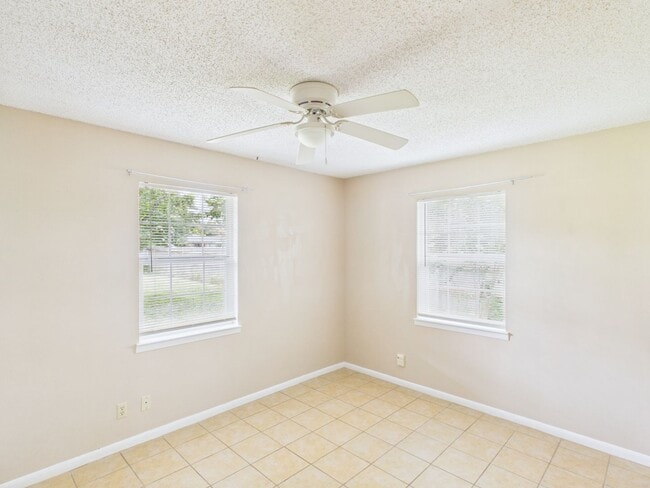 Building Photo - Room to Live, Room to Relax – Spacious 3-Bedroom Home