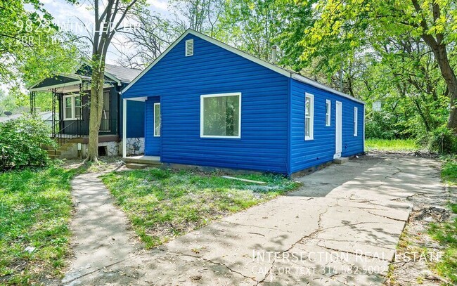 Building Photo - Section 8 Approved! Adorable 2bed/1Bath in...