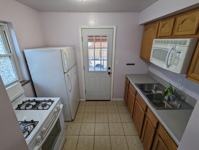 Building Photo - 420 Home Ave