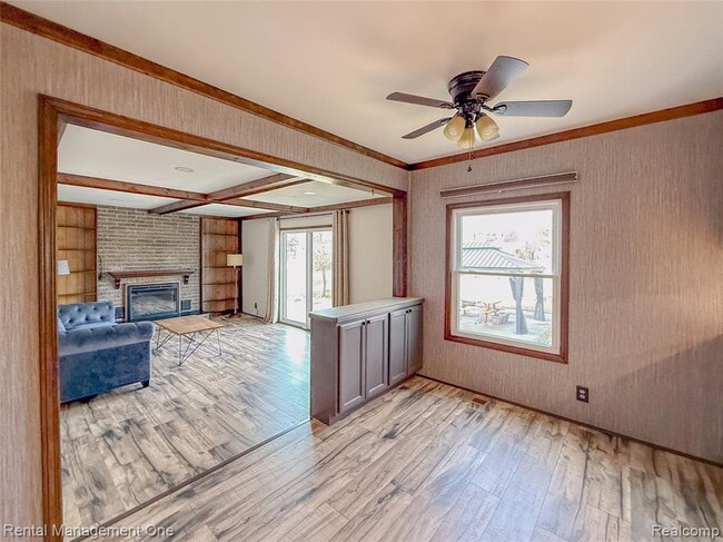 Building Photo - 174 Lange Ave