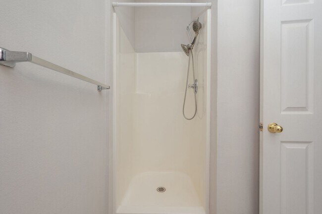 Building Photo - First Floor - The Oaks Unit!