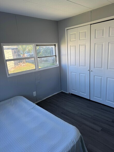 Building Photo - 6712 Stardust Ln