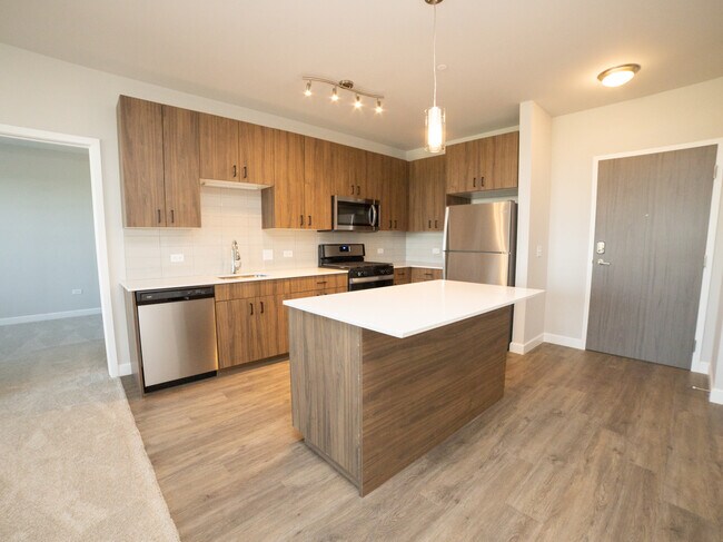 Building Photo - 14820 Wallin Dr