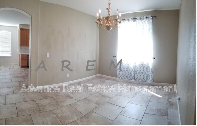 Building Photo - 6836 Cherry Ridge Cir