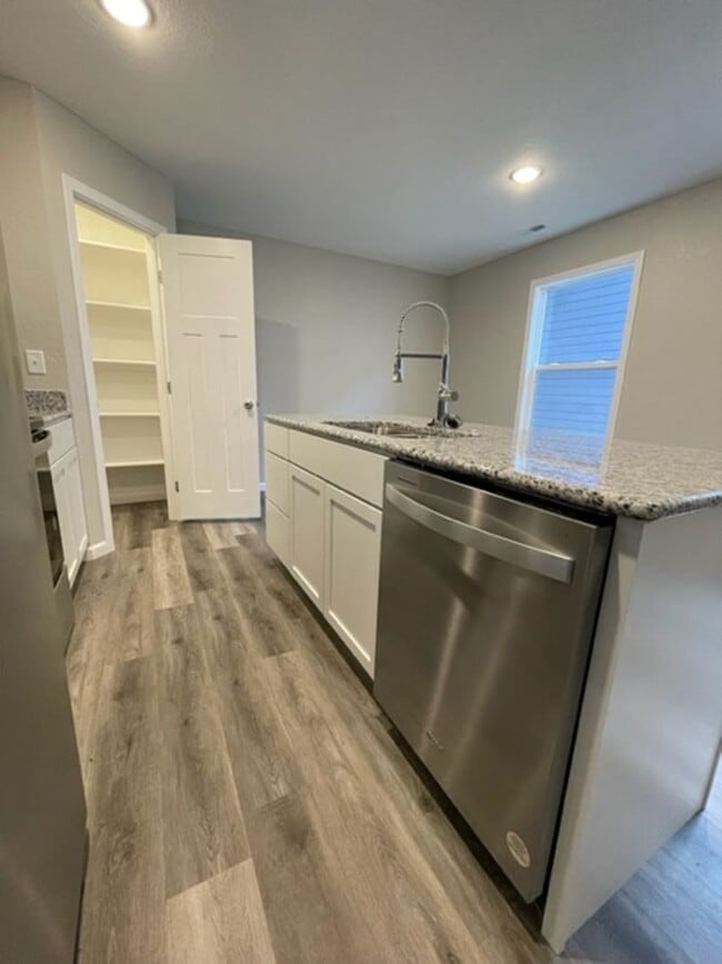 Building Photo - Italian Estates Property Management