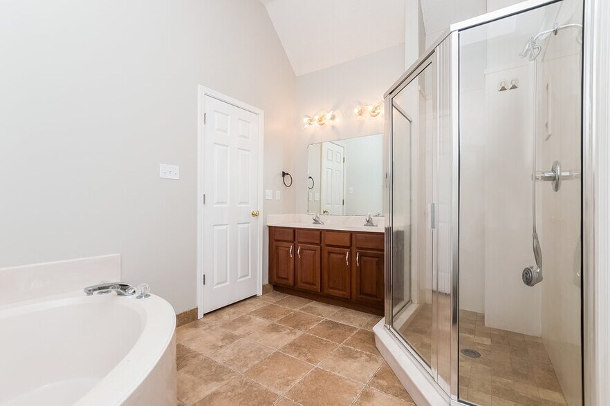 Building Photo - 622 W Ashley Glen Cir