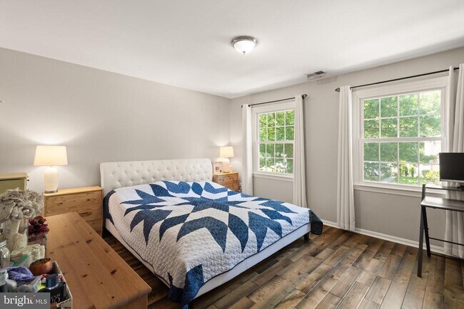 Building Photo - 8573 Tyrolean Way