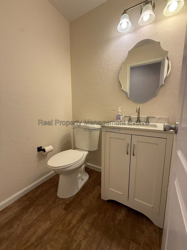 Building Photo - 1234 W Remington Dr