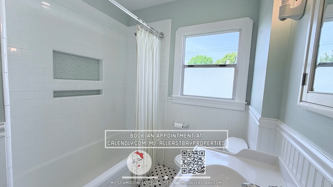 Building Photo - Large 3 Bedroom Home located in Berkeley Westbrae Neighborhood!