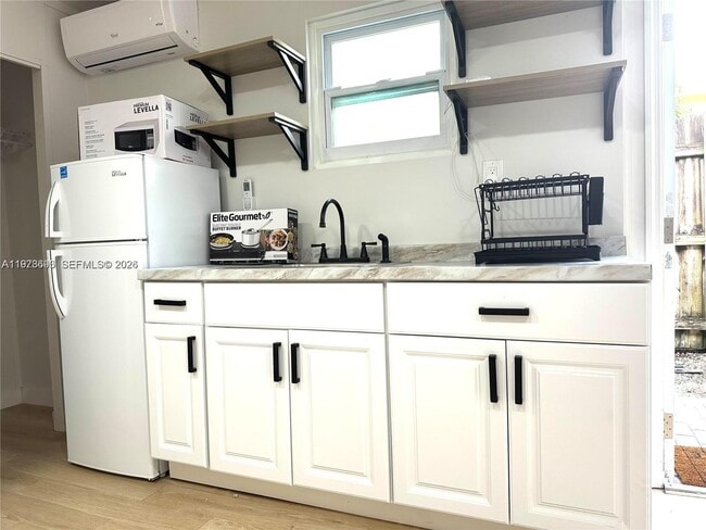 Building Photo - 8235 SW 41st Terrace