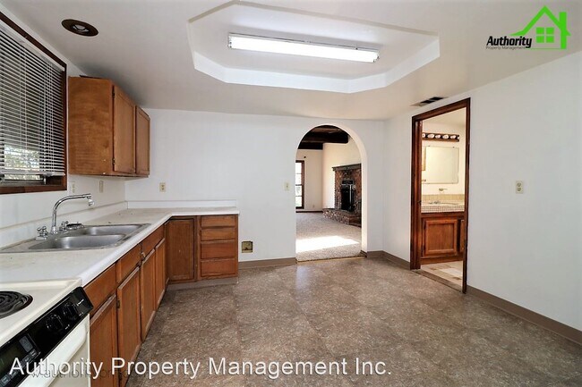 Building Photo - 3 br, 2 bath House - 3194 Veda Street