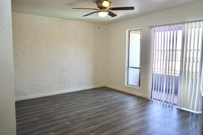 Building Photo - 4635 N 27th Ave