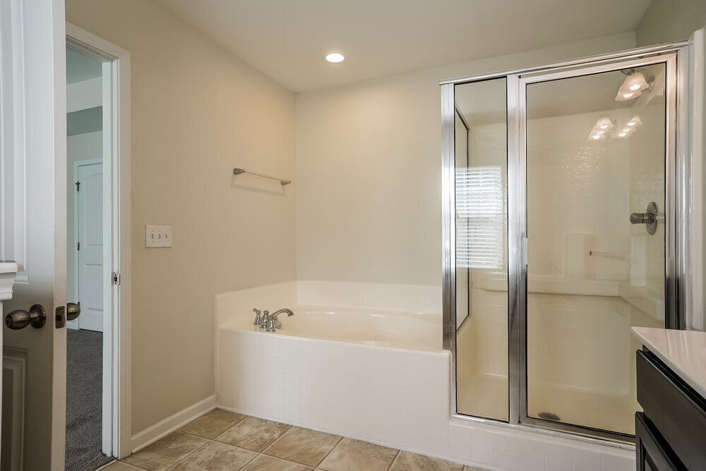 Building Photo - 645 Smith Ridge Way