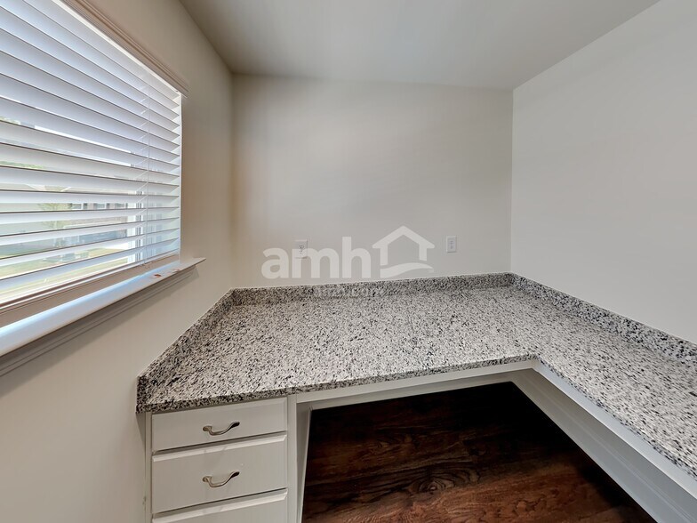 Building Photo - 412 Tributary Ln