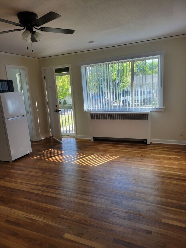 Building Photo - Affordable Studio Apartments in Los Alamos...