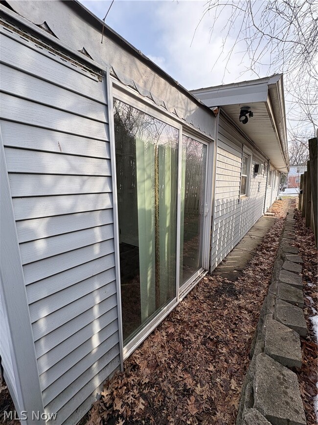 Building Photo - 74 Homestead Dr