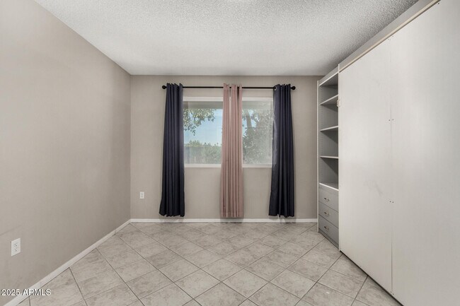 Building Photo - 10216 N 110th Ave