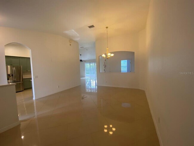 Building Photo - 11744 Holly Creek Dr