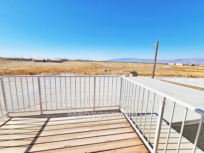 Building Photo - 2341 E Calvada Blvd