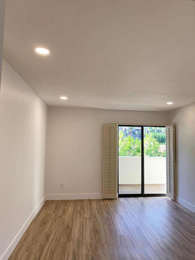 Building Photo - Canyon Granada,Unfurnished,Long Term