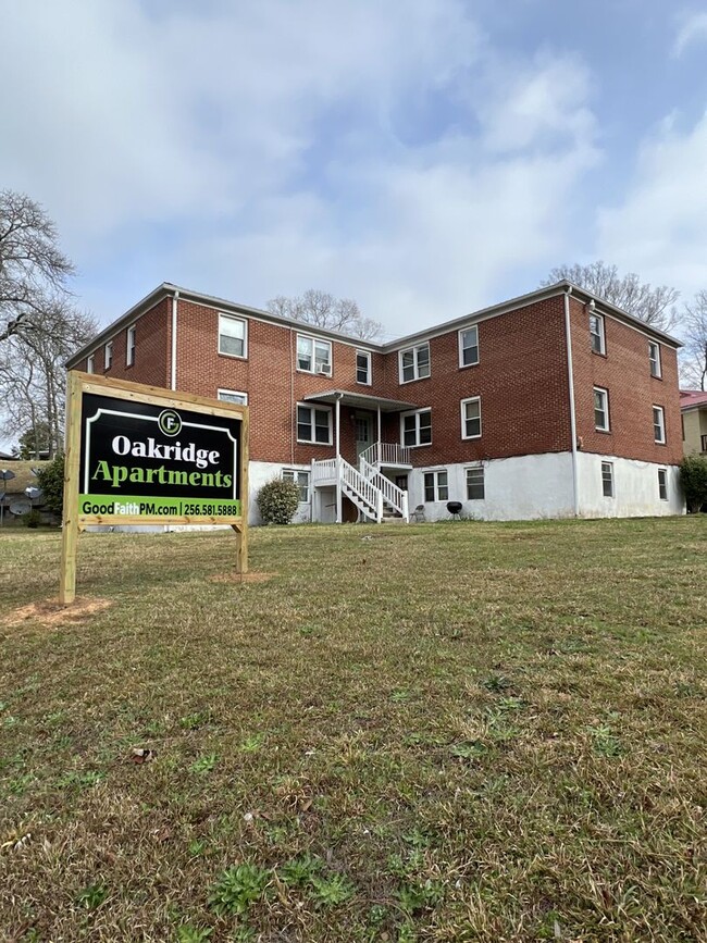 Primary Photo - 1420 Marguerite Ave