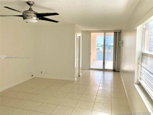 Building Photo - 121 Golden Isles Dr