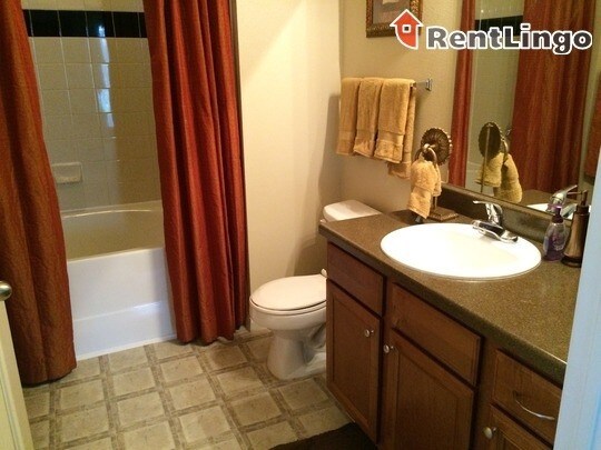 Building Photo - 1340 W Gray St