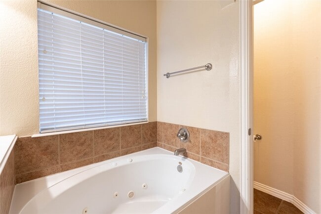 Building Photo - 7220 Petersburg Dr