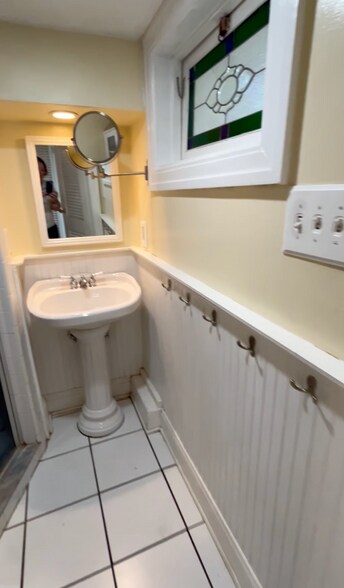 Bathroom - 1674 21st Ave N