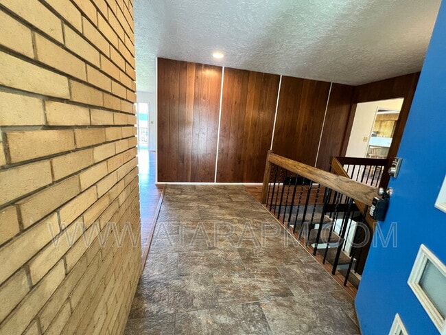 Building Photo - 270 2020 N