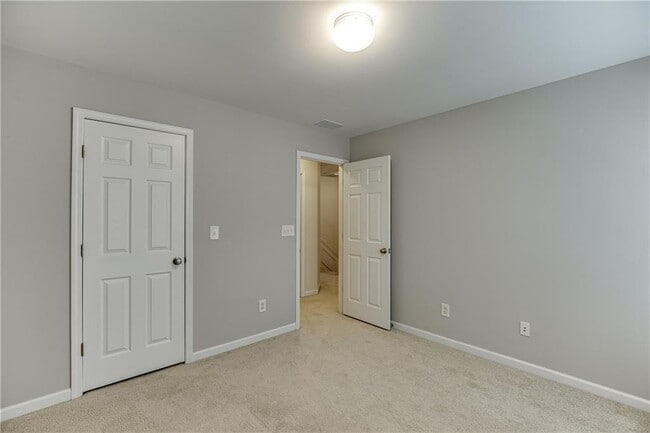 Building Photo - 2801 Loftview Square