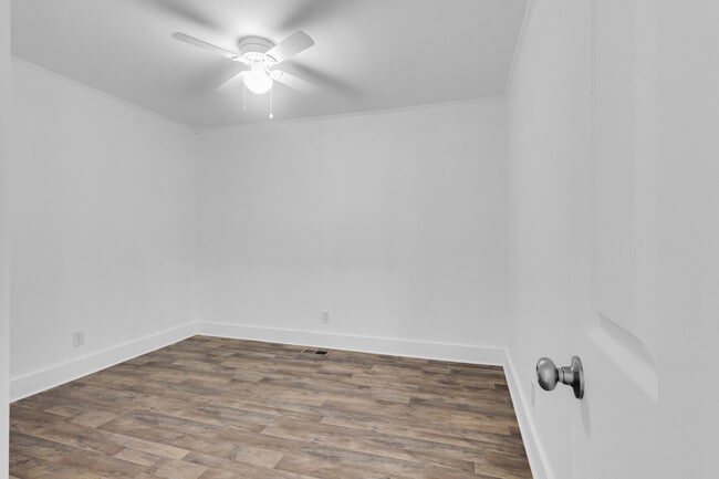 Building Photo - 300 Battleground Ave