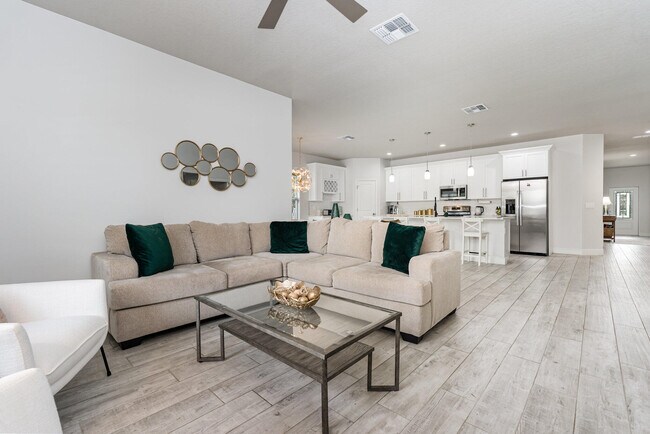 Building Photo - 448 St Andre Blvd