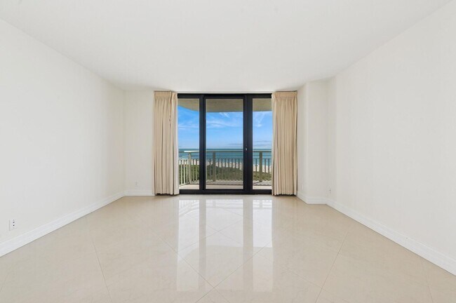 Building Photo - 3000 N Ocean Dr