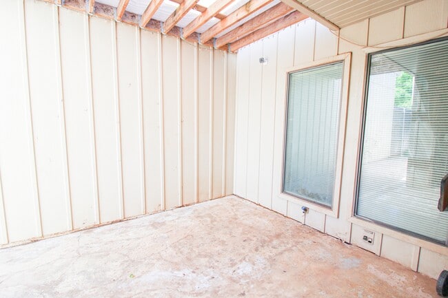 Building Photo - 6108 Belpree Rd