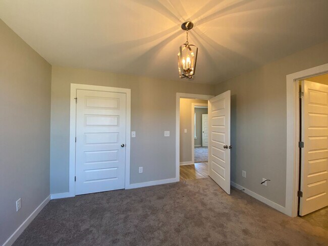 Building Photo - Gorgeous Home for Rent in Talladega, AL! A...