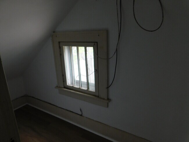 Building Photo - 310 Olive St