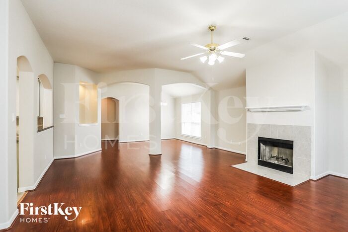 Building Photo - 12307 Thoreau Dr