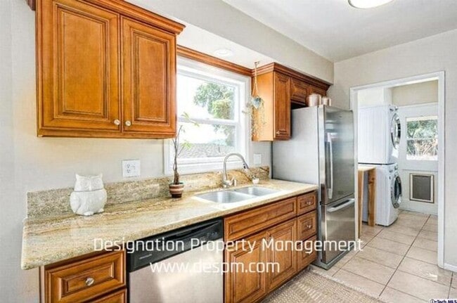 Building Photo - 4385 El Prieto Rd