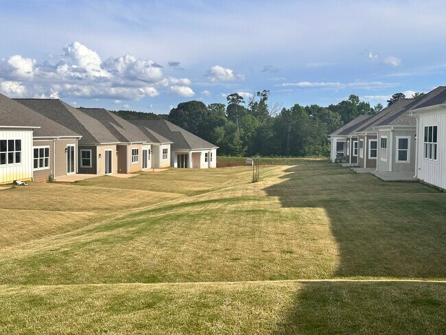 Building Photo - 4715 Anise Cir