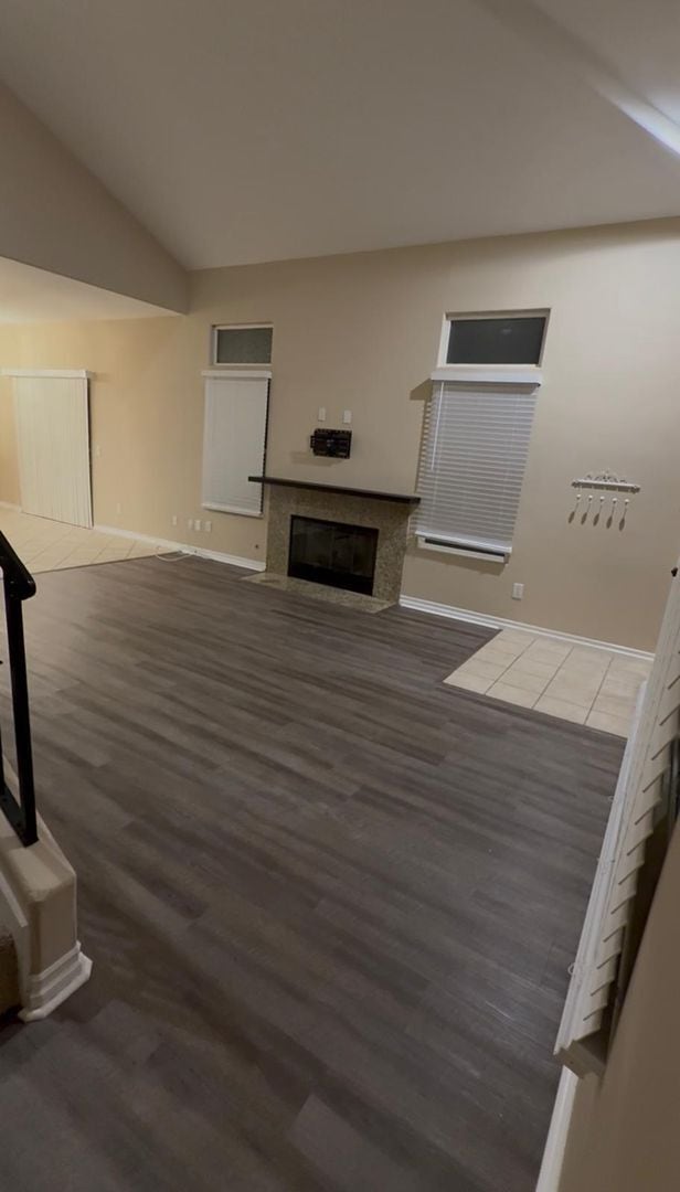 Building Photo - Charming Home Just Minutes from the Beach!