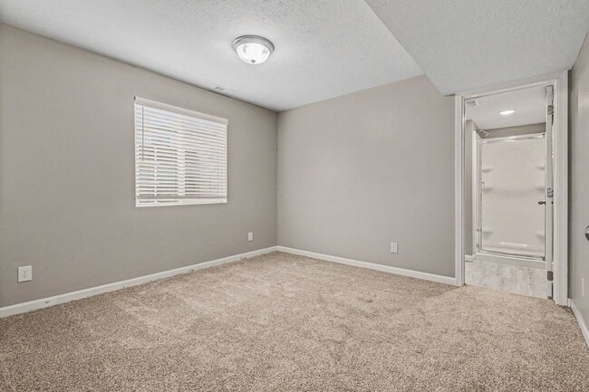 Building Photo - 1059 N 170th Ave