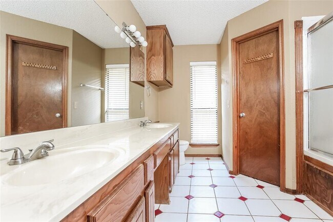 Building Photo - 11233 Cimarron Dr