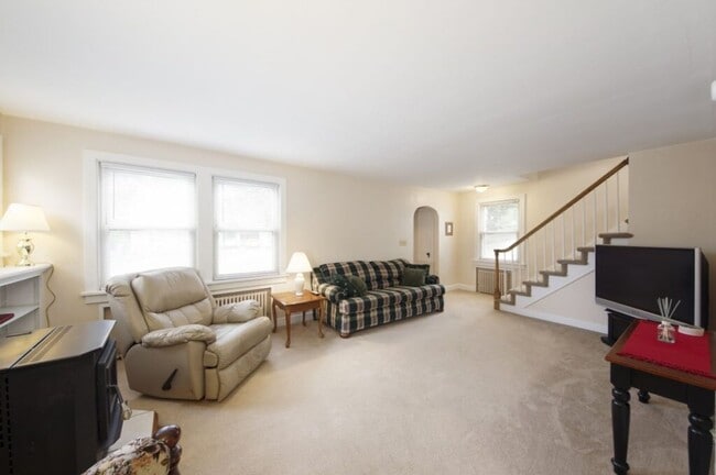 Building Photo - 723 S Allen St