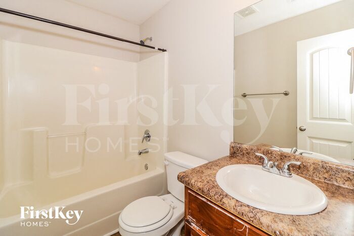Building Photo - 2224 Smallwood Springs Dr