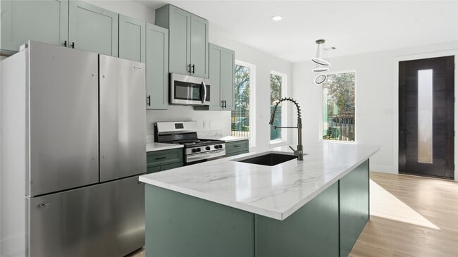 Building Photo - 1317 Knight St